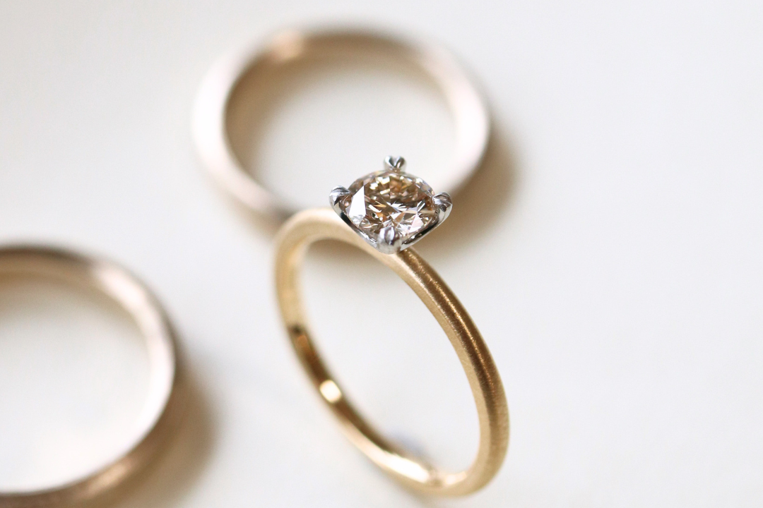 18k platinum ring