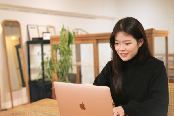 日本のジュエリーショップによるオンライン相談の様子